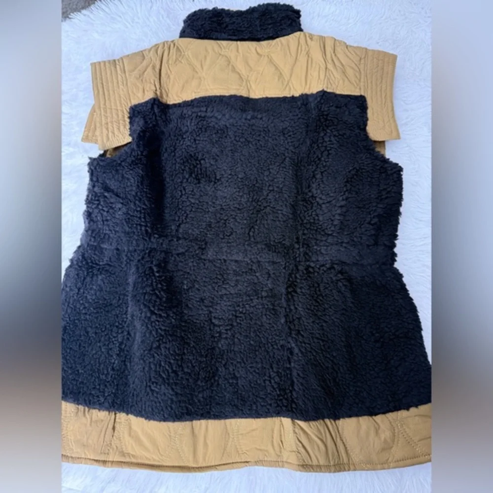 NWT faux fur lined olive green vest XS - Picture 9 of 10